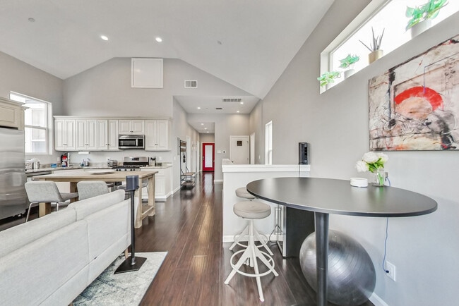 Building Photo - 1608 14th St