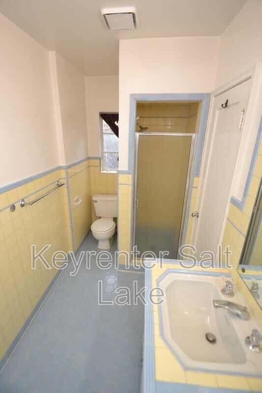 Building Photo - 1594 1/2 S 1100 E