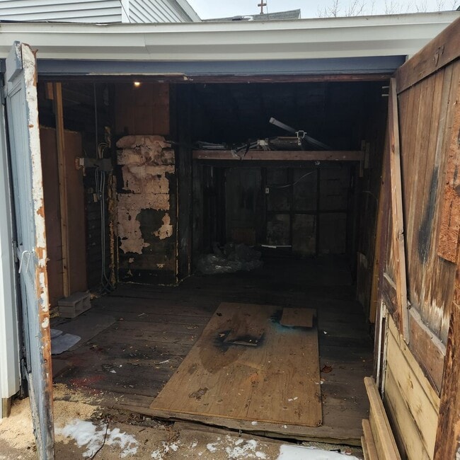 Building Photo - 509 N 3rd Ave E