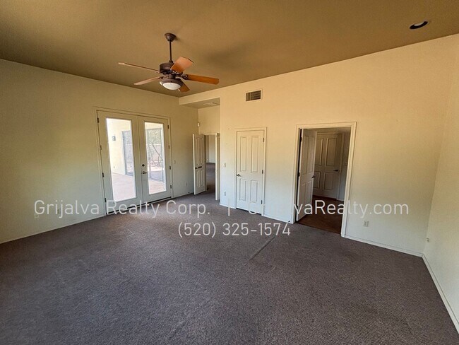 Building Photo - Huge Retreat Style Property for Rent in Central Tucson (Ft Lowell/Campbell)