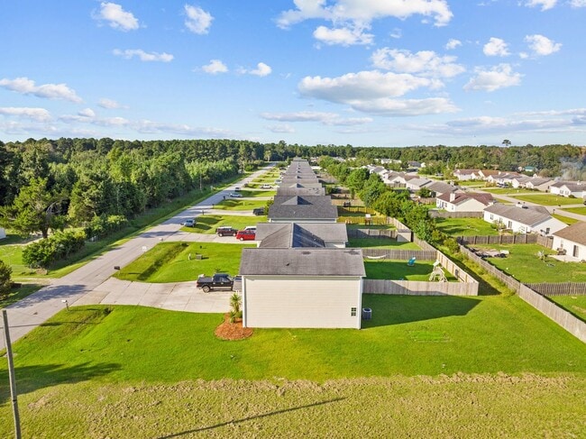 Building Photo - 216 Smallwood Rd