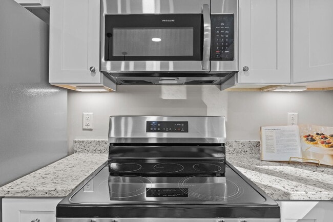 Building Photo - Charming 3-Bed Home with Granite Touches & Finished Basement in Raleigh!