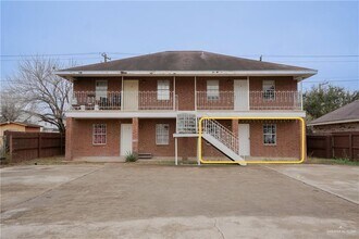 Building Photo - 10 Carlotta St