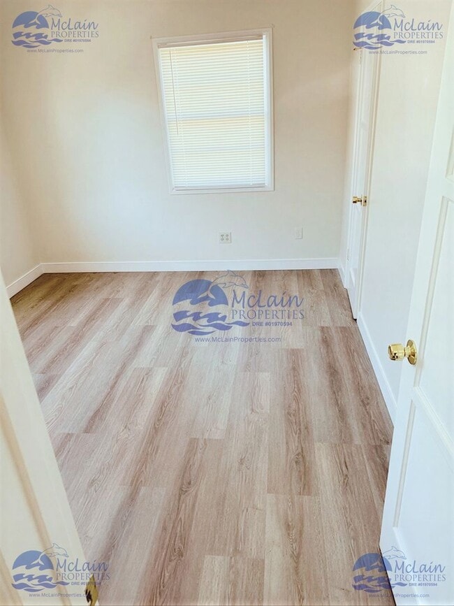 Building Photo - Single Story 3 BD/1BA Home with 2 Car Garage!