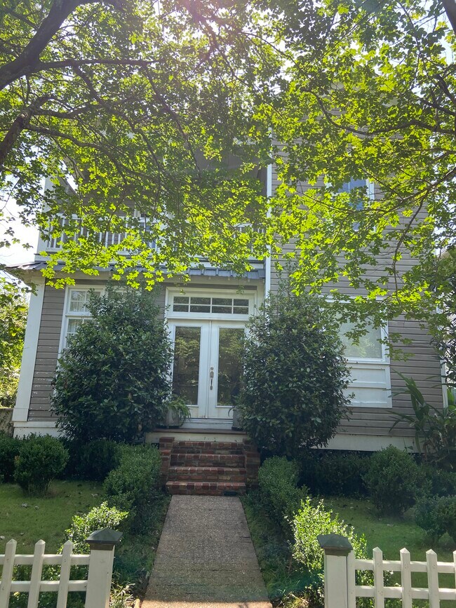 Building Photo - 1602 Cypress Ln