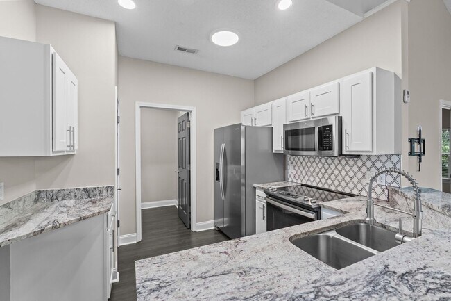 Building Photo - 5026 Belleglen Ct