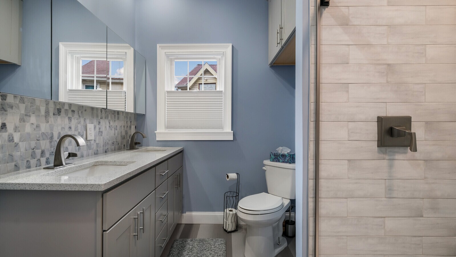 Master Bath - 321 E Jefferson St