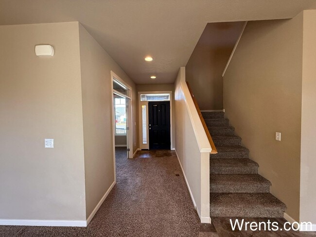 Building Photo - Must See Beautiful Home In Airway Heights 4 bed 2.5 bath!