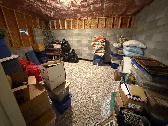 Building Photo - 3266 Springhill Ave