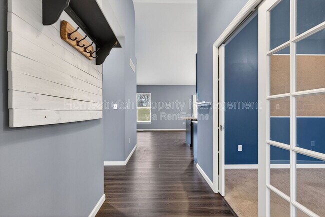 Building Photo - 738 Lost Canyon Blvd