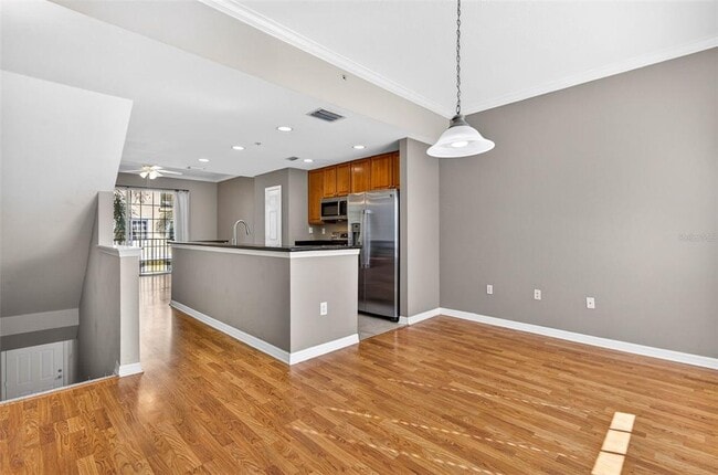 Building Photo - 9739 Meadow Field Cir