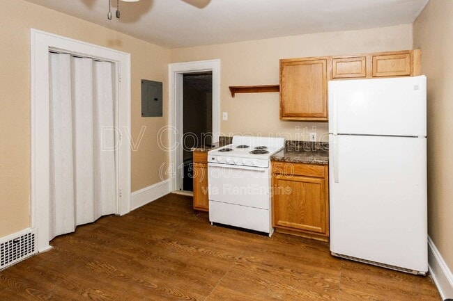 Building Photo - 54 S Portage Path