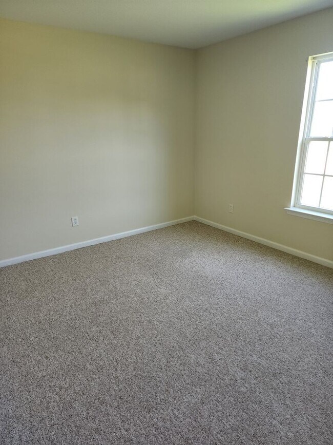 Building Photo - Gorgeous and Spacious Country home located in Camden County.