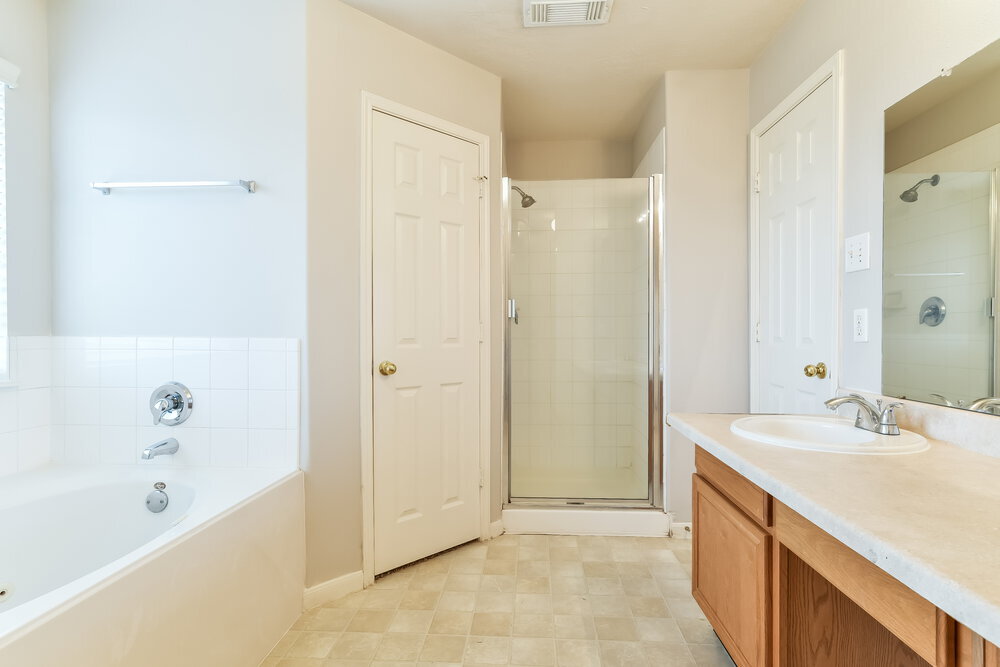 Building Photo - 25222 Barmby Dr