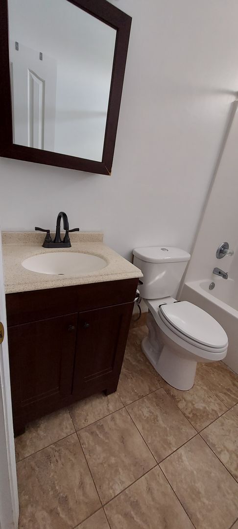 Building Photo - Beautiful home in GREAT location