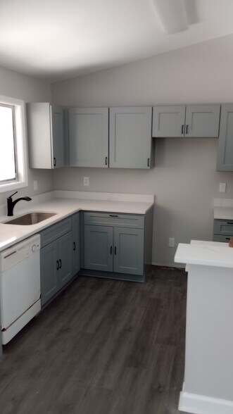 Building Photo - 679 Burnt Creek Dr NW