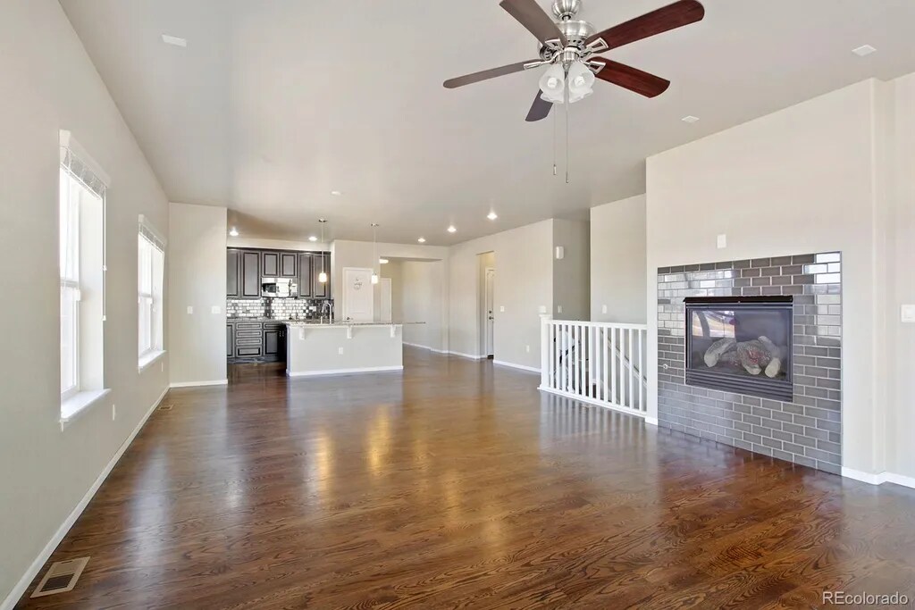 Building Photo - 6343 N Genoa Way