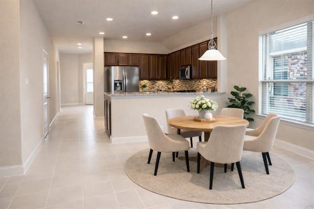 Building Photo - 620 Calliopsis St