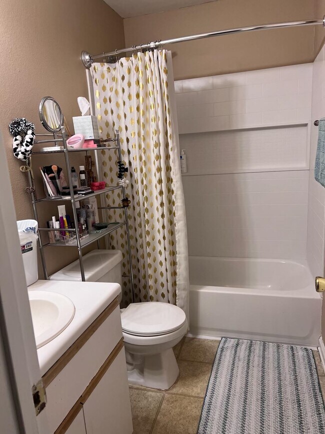 Building Photo - 2681 Tess Cir