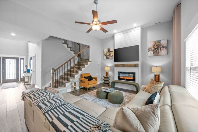Building Photo - Modern 6-Bedroom Home with Open Layout & S...