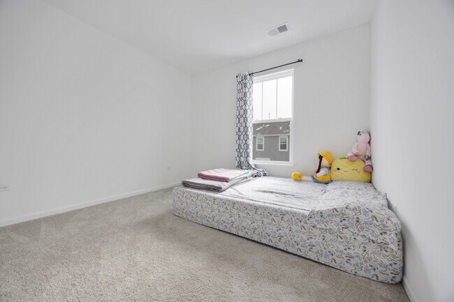 Building Photo - 620 Wolverine Dr