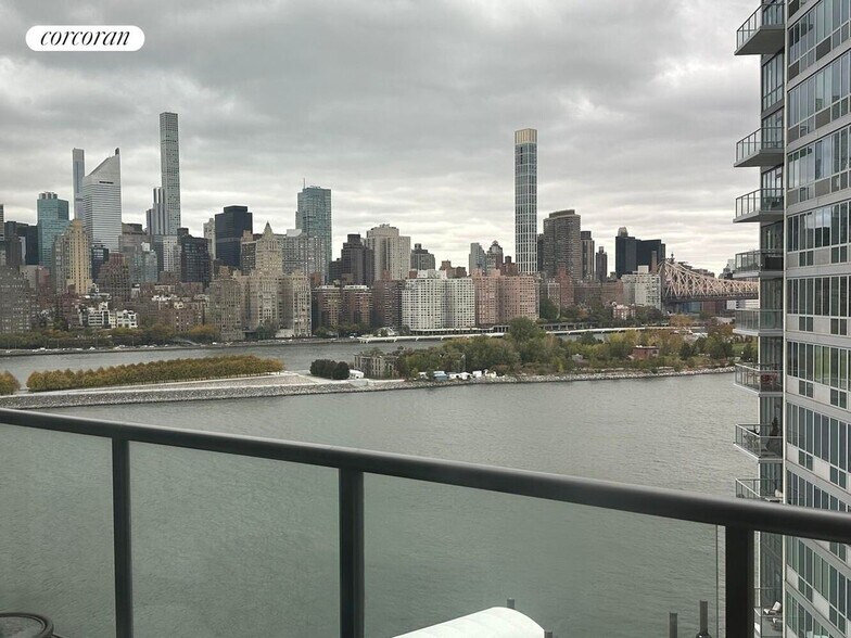 Building Photo - 46-10 Center Blvd