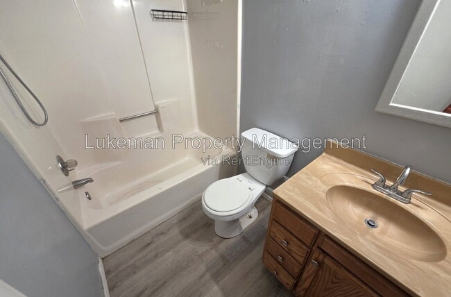 Building Photo - 46131 S Lakeshore Dr