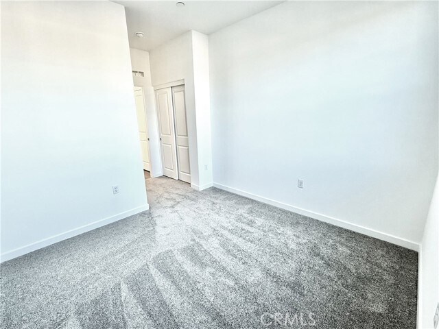 Building Photo - 2625 E Forest Paseo