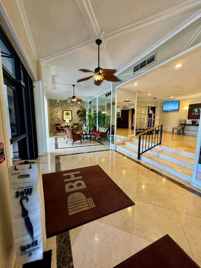 Building Photo - 5600 N Flagler Dr