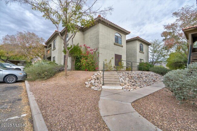 Primary Photo - 5751 N Kolb Rd