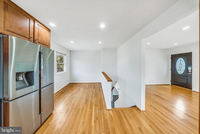 Building Photo - 7411 Tillman Dr