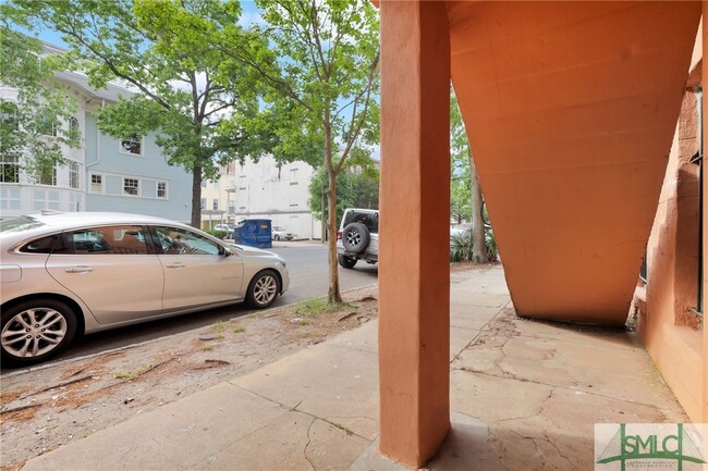 Building Photo - 703 Barnard St