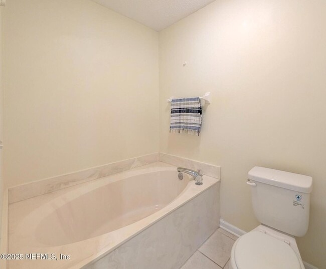 Building Photo - 12162 Millford Ln N