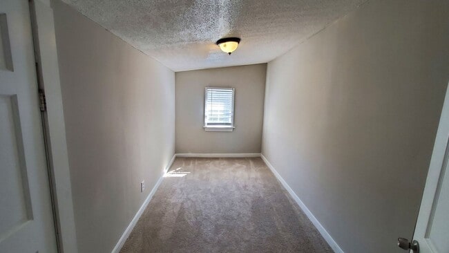 Building Photo - 104 W 76th St