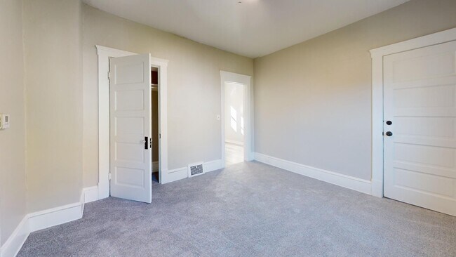 Building Photo - 7408 Dudley Ave