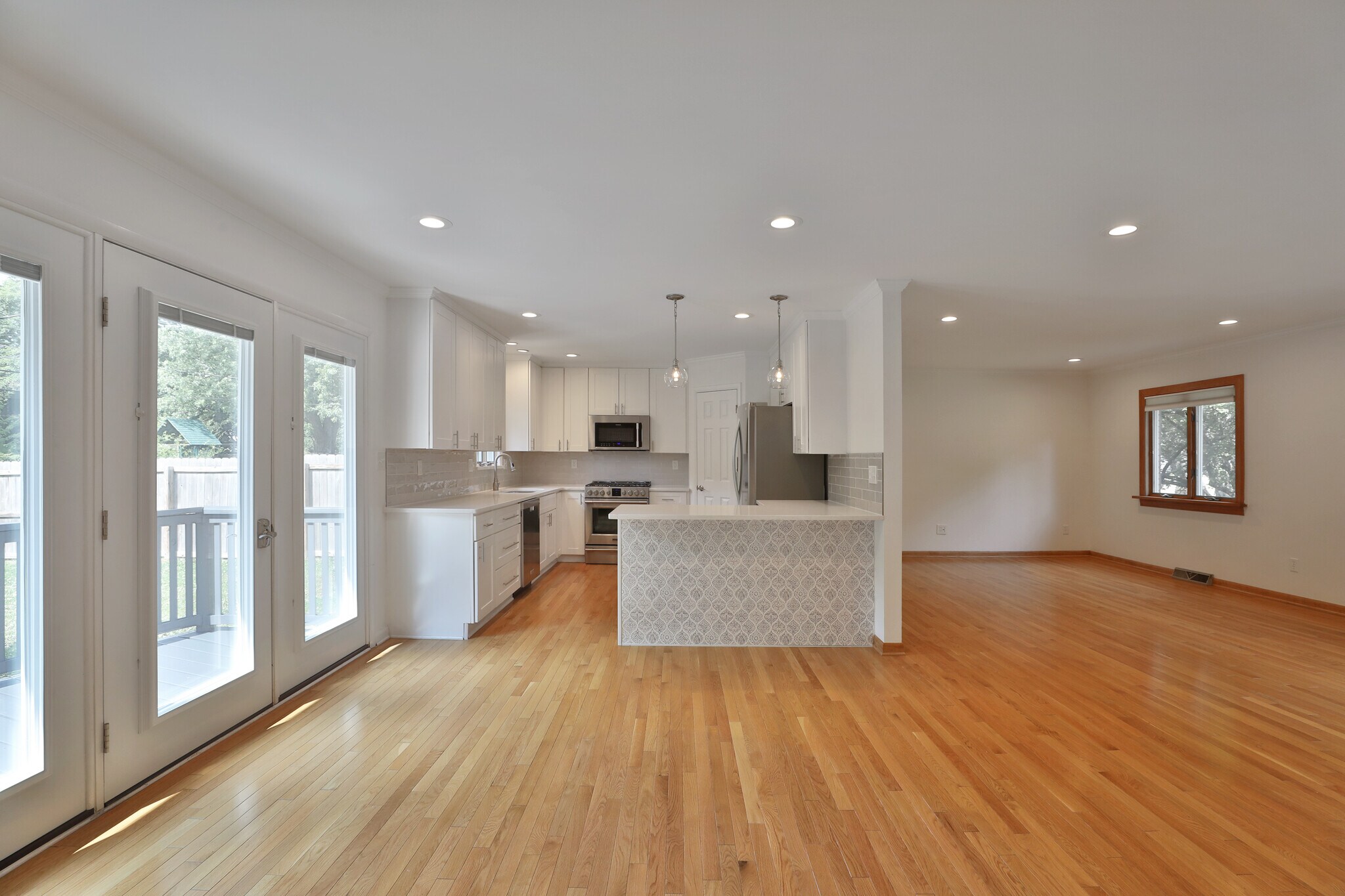 Building Photo - 270 Bryant Ave