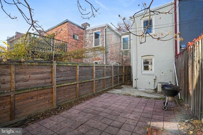 Building Photo - 1613 5th St NW