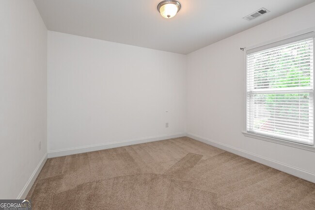 Building Photo - 2045 Birmingham Ct