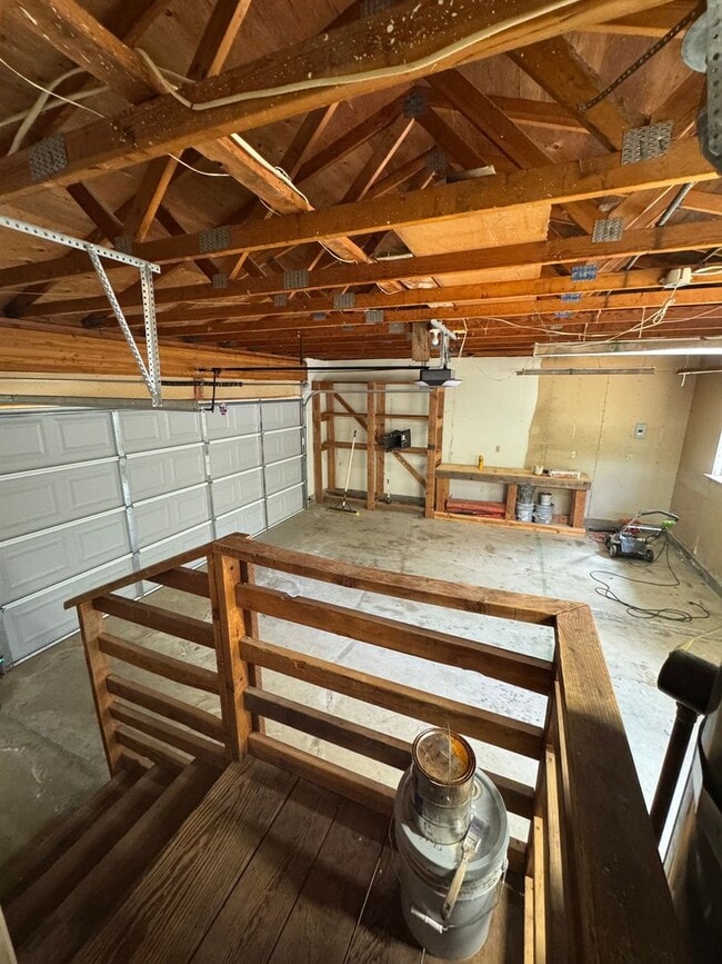 Building Photo - Private Renovated Home in Westside Redding