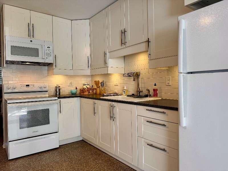 Building Photo - 4916 26th Ave S