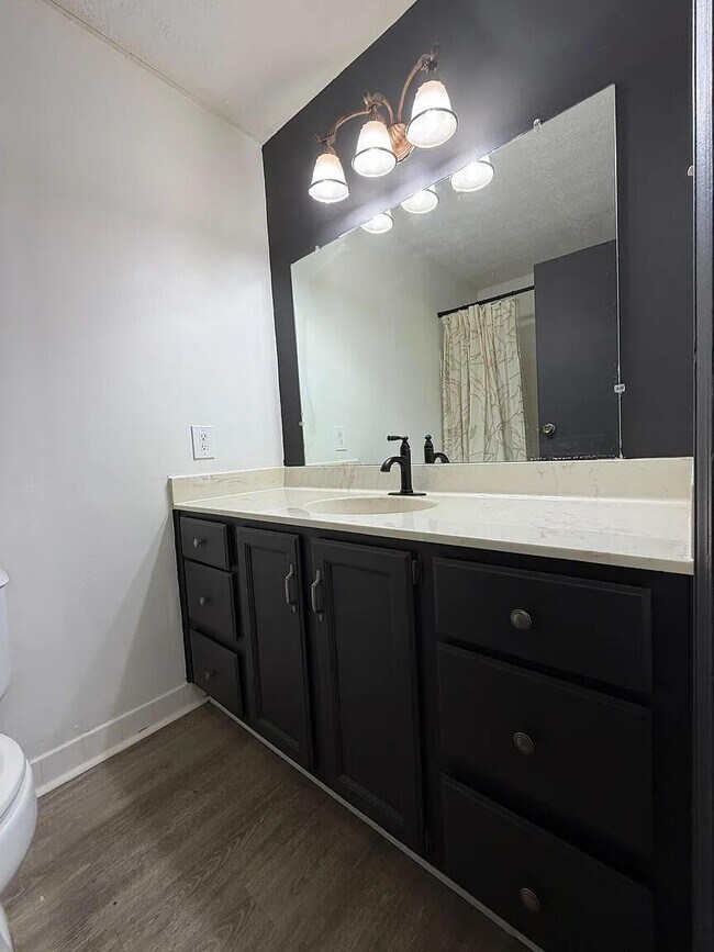 Building Photo - 5285 Portland St