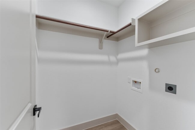 Building Photo - 9005 Nyssa St