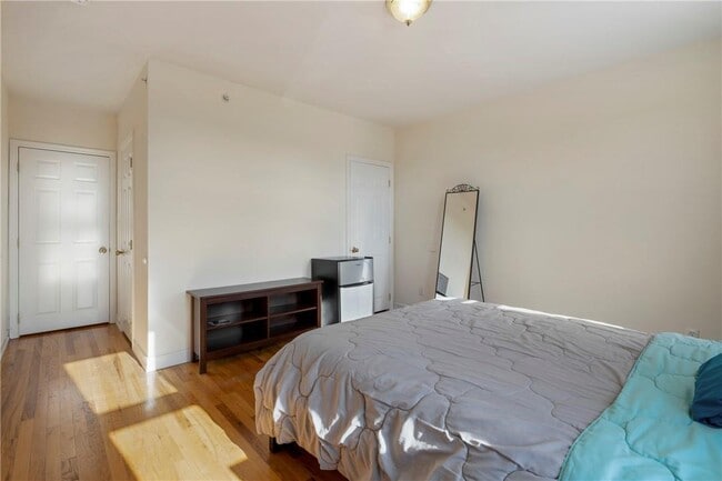 Building Photo - 509 Grade St