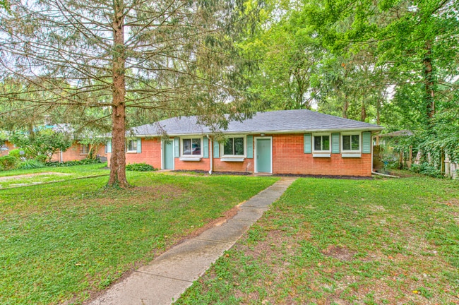 Primary Photo - 5366 Clarendon Rd