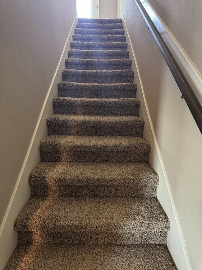 Building Photo - Welcome Home!!