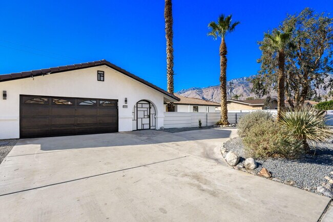 Building Photo - 2171 E Francis Dr