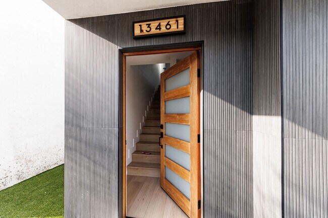 Building Photo - 13463 Beach Ave