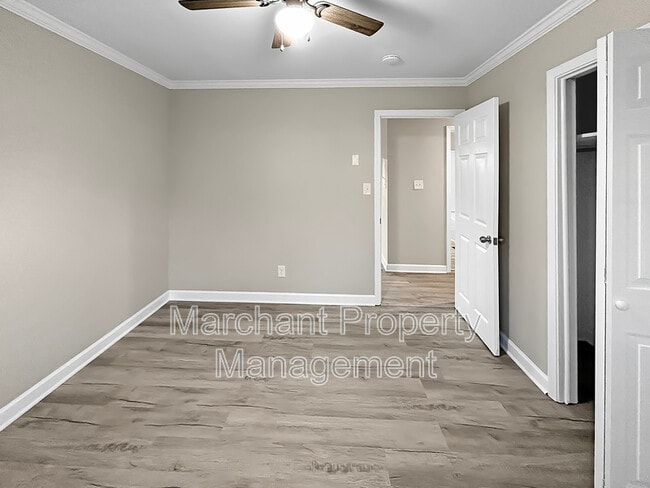 Building Photo - 105 Sexton St