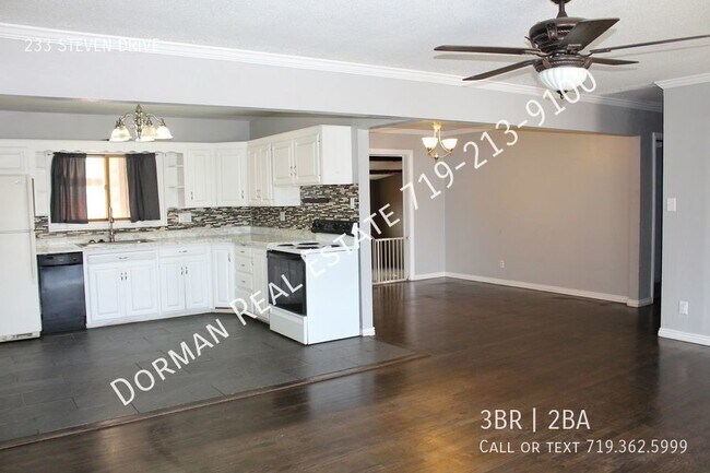 Building Photo - 3 bedroom, 2 bath open concept