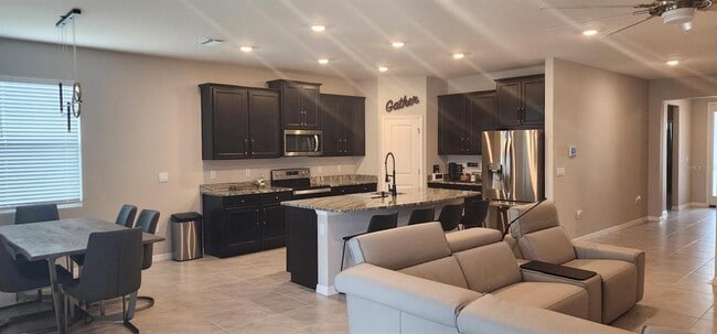 Building Photo - 16966 Oval Rum Dr